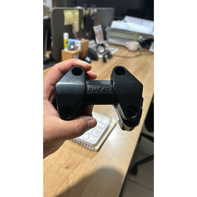 Raiser Reser Riser Ducati