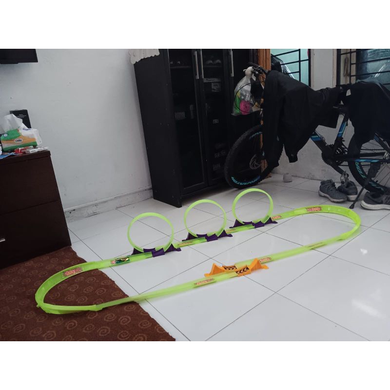 track arena hotwheels hijau