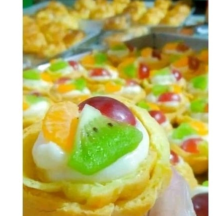 

Kue tradisional/Kue basah/Kue jajanan pasar/Soes/Soes buah