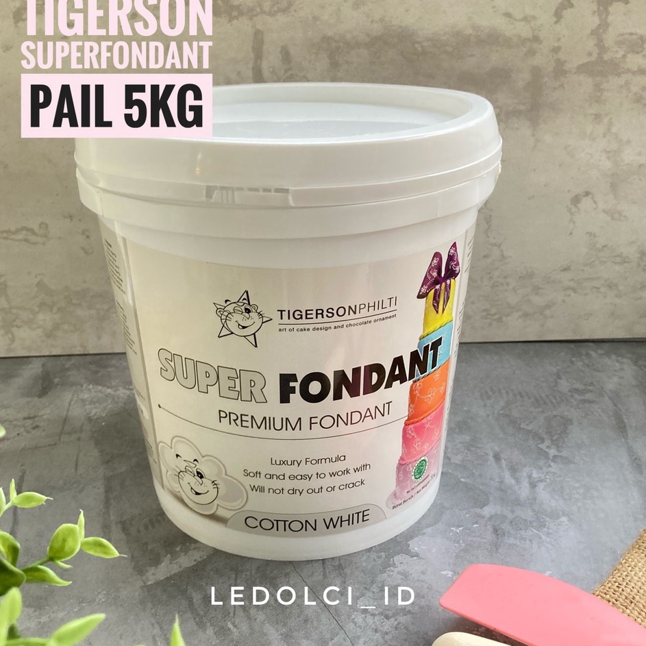 

KODE PRODUK MCHLT535 TIGERSON FONDANT SUPER FONDANT KEMASAN 1 EMBER 5 KG