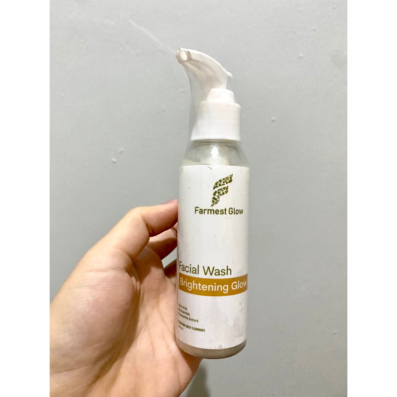 Farmest Glow Facial Wash Brightening