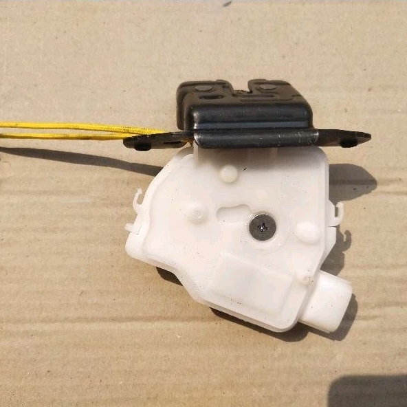 Doorlock Bagasi INNOVA