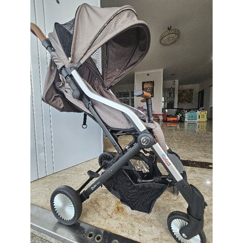 stroller hybrid cabi