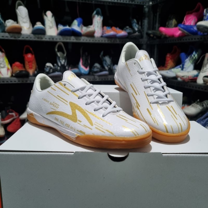 sepatu futsal anak specs lightspeed reborn putih gold