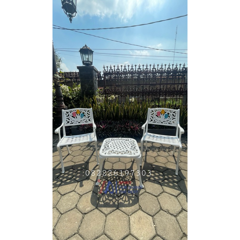 Kursi taman besi Tulip set