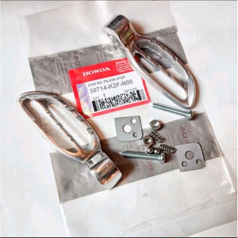 SEPASANG FOOTSTEP BELAKANG  SCOOPY FI SCOOPY ESP PIJAKAN KAKI BELAKANG SCOOPY STEP BELAKANG SCOOPY K