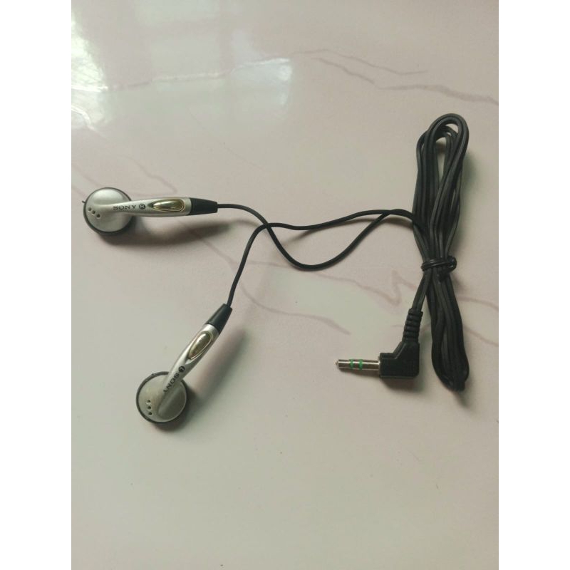 Headset merek SONY returan pabrik riject gambling (2 pcs)