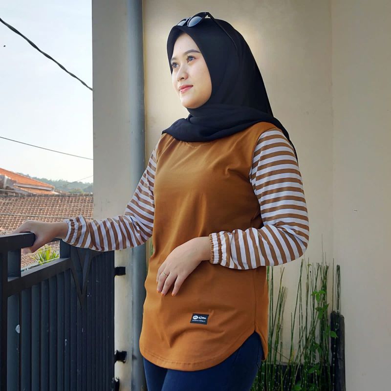 COD- KAOS WANITA MOTIF LENGAN PANJANG KOMBINASI MUSLIM
