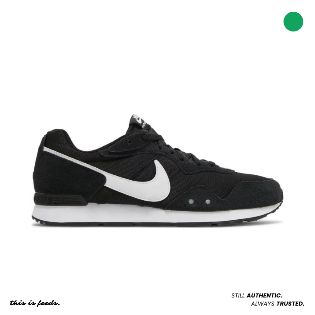 Nike Venture Runner 'Black White'