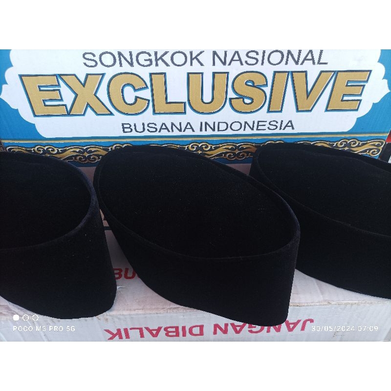 songkok hitam nawwal