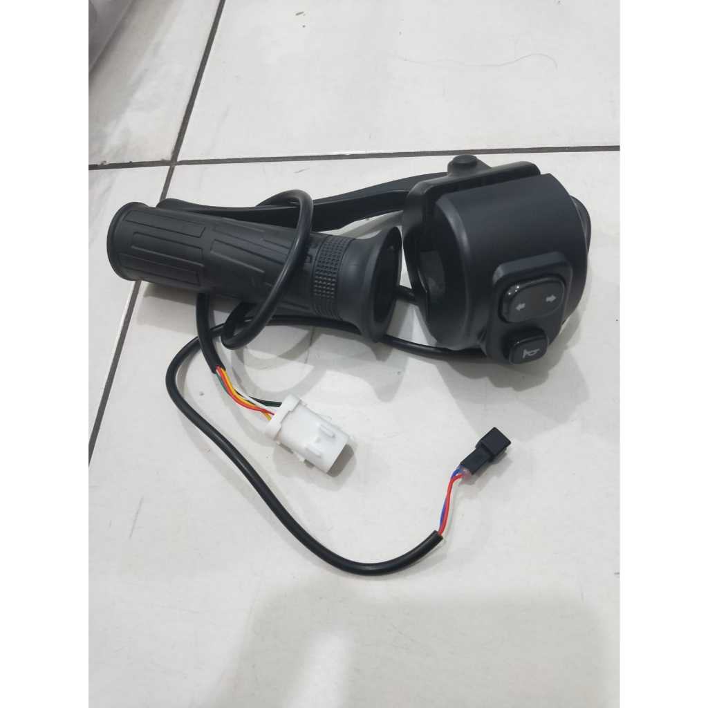 HANDLE KIRI UWINFLY D7S