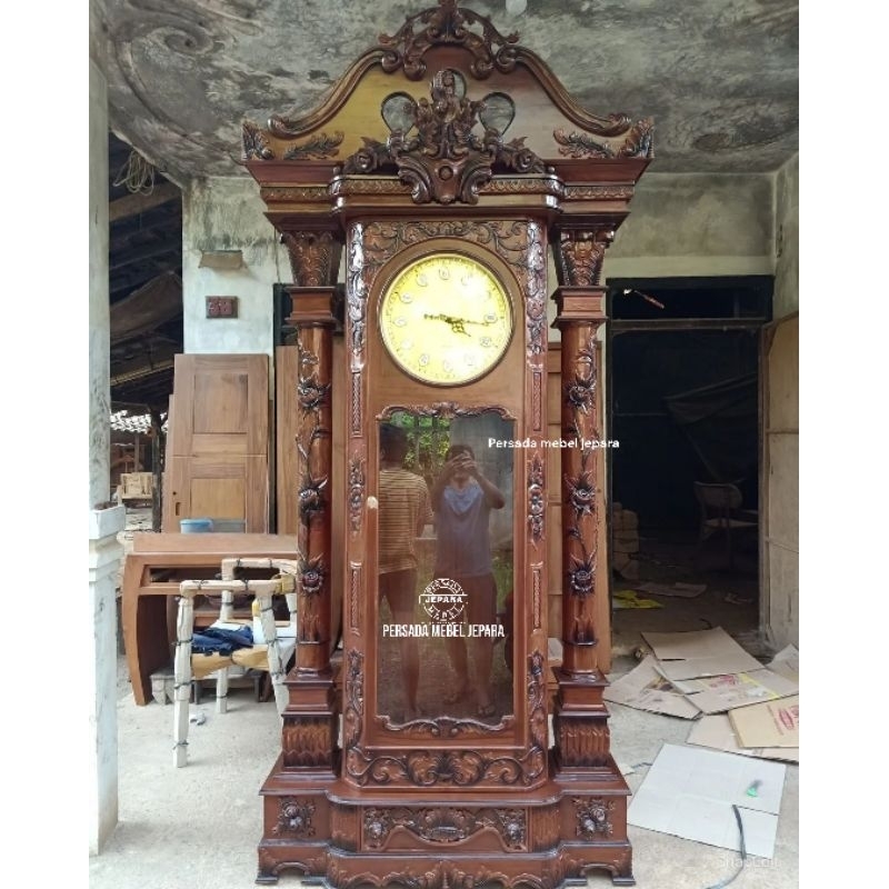 Lemari jam mahkota ukir jati jepara / Lemari jam / Jam / Jam hias / Lemari