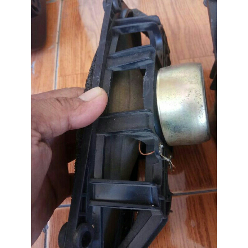 Speaker oval bekas TV