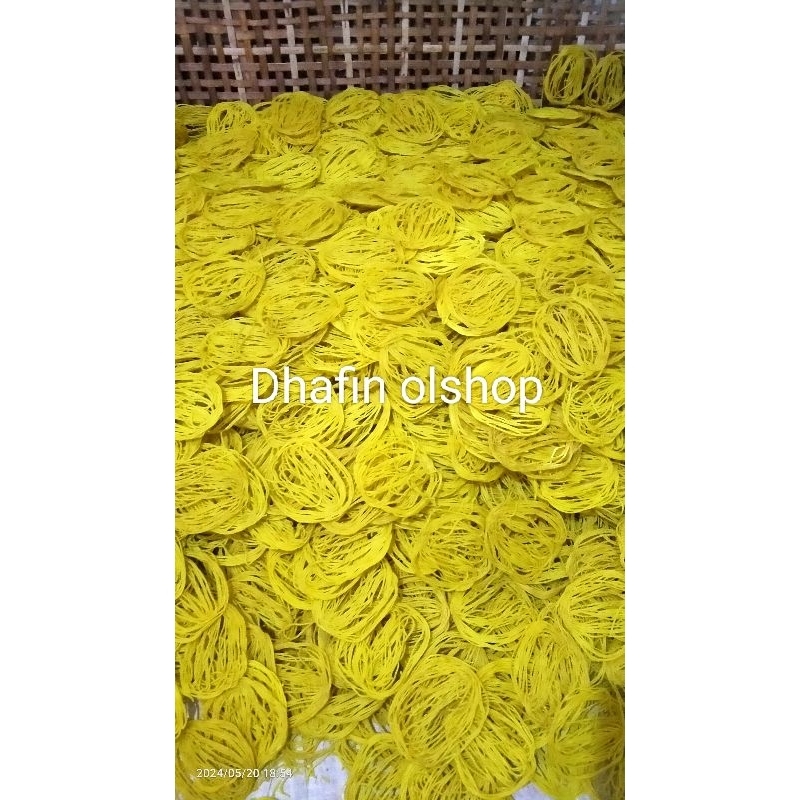 

Sekar_Shop07 Mie Kuning Kerupuk Mie Reng Mentah Paket 3 Kg