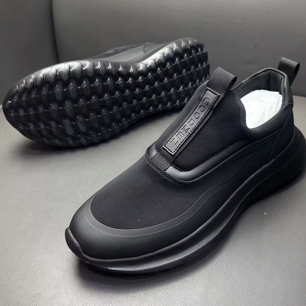 Enpor Sepatu Pria Full Black Slipop Sneakers Tanpa Tali MR713