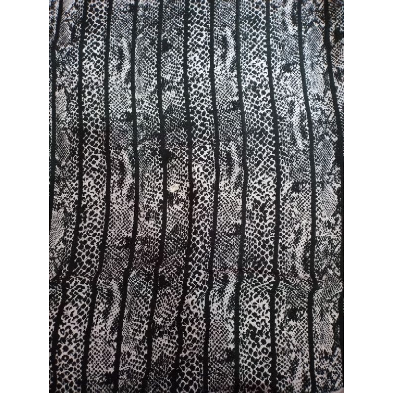 CERUTI MOTIF ABSTRAK HITAM DASAR PUTIH (1 m = Rp20.000)