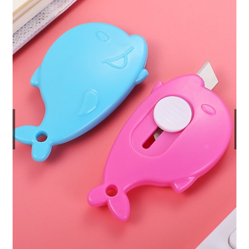 

Ready stok Pisau cutter mini awan dan dolphin Pemotong Kertas Kardus Piso Karakter Portable