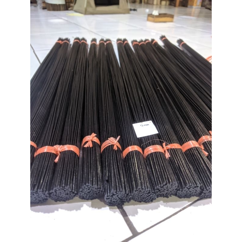 Ruji Bambu Kulitan Super Finishing Hitam Ukuran 2mm Isi 100 Biji Jeruji Kulitan