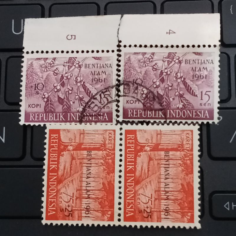 

Perangko Kuno Hasil Tanaman Overprint Surtaxed Bencana Alam 4 Keping Mint - Prangko