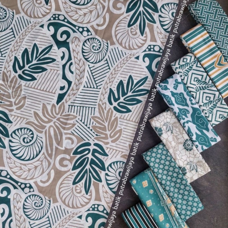 KODE R69Z Rm Kain Batik Printing Mega Mendung Kembang Api Set Batik Dan Embos Seragam Bridesmaid Tra