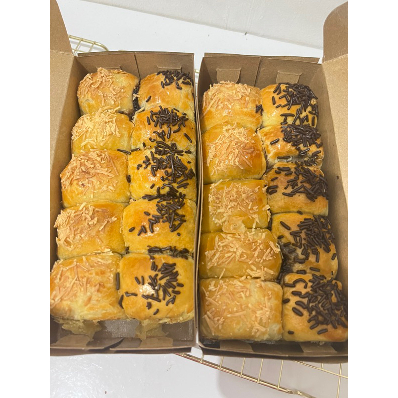

Bolen Pisang Coklat Keju Bolen butter