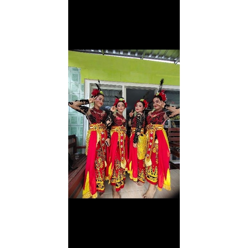 baju tari kreasi Banyuwangi