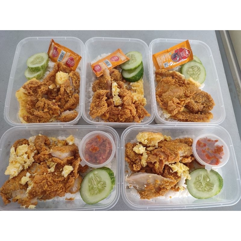 

Nasi ayam geprek