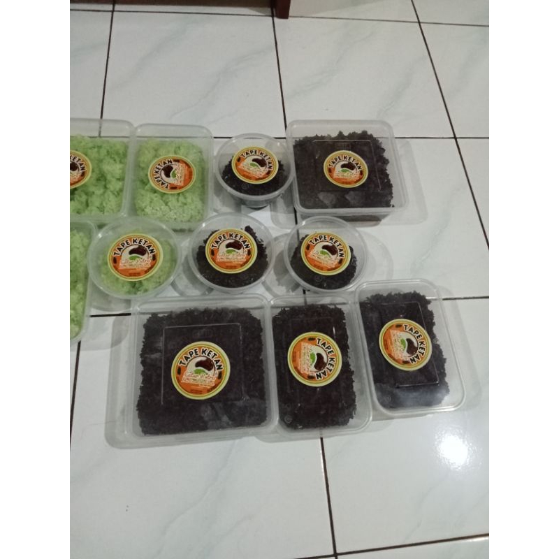 

Tape Ketan.ketan item Bulat berat 200grm