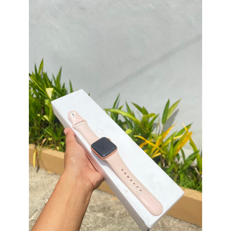 Apple watch series 6 rose gold