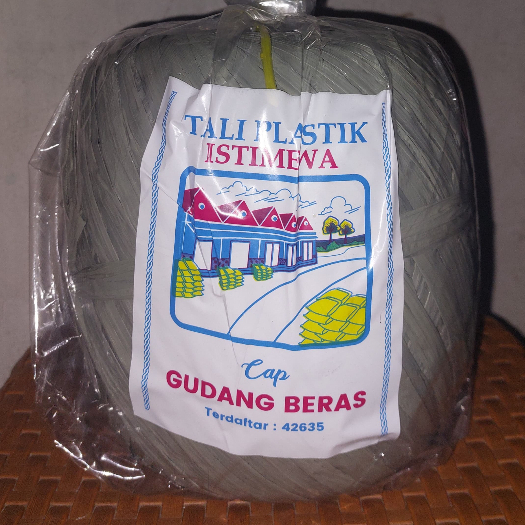 

Gudang Beras Tali Rafia Plastik | Warna Abu Abu | Per Rol | Berat +/- 850 gram