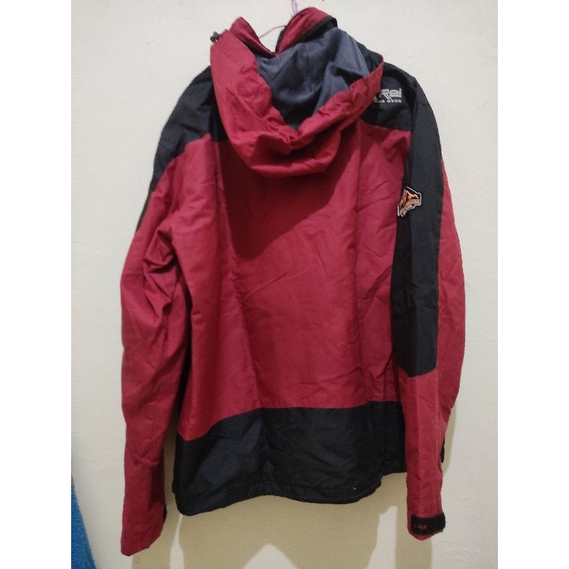 Jaket Outdoor REI Second
