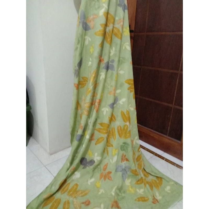 ecoprint bahan dasar kain, kulit  dan kanvas motif daun