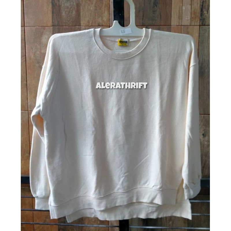 Sweater Crewneck  Polos Unisex Cewek Cowok Pria Wanita Putih BW
