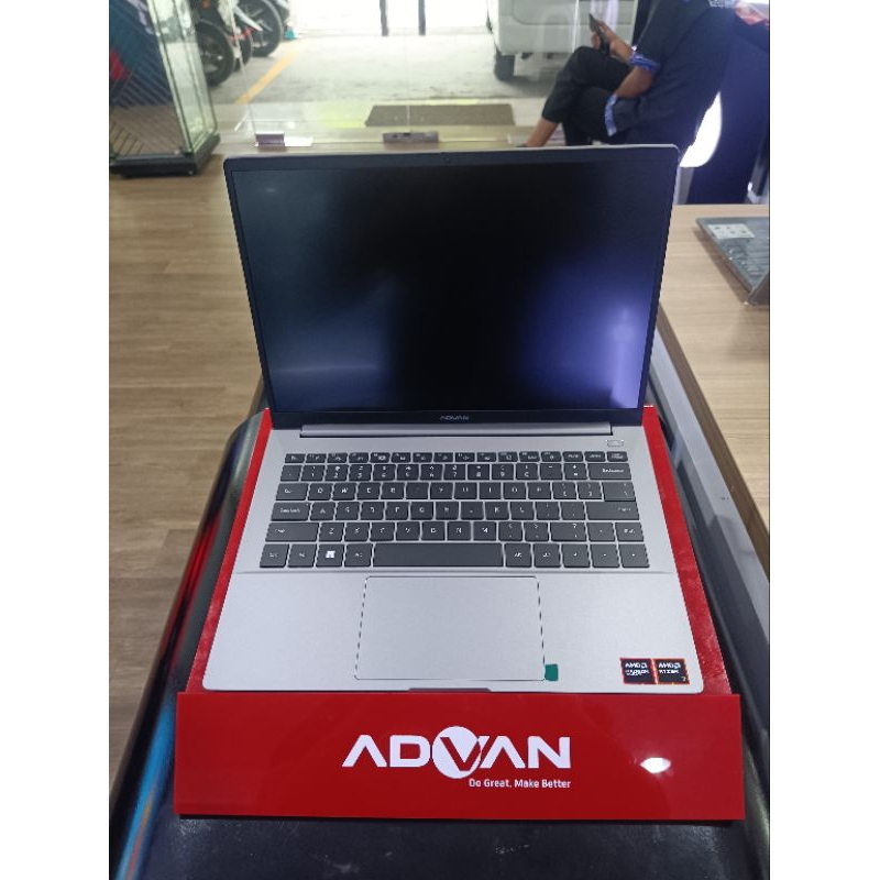 ADVAN AI GEN AMD RYZEN 7 8845HS 38 TOPS