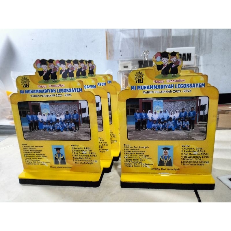 plakat wisuda kelulusan TK akrilik
