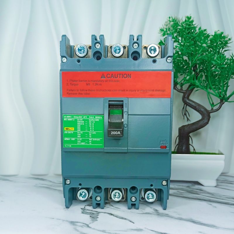 Mccb Breaker Schneider EZC250N 200Amper Poles:3Phase
