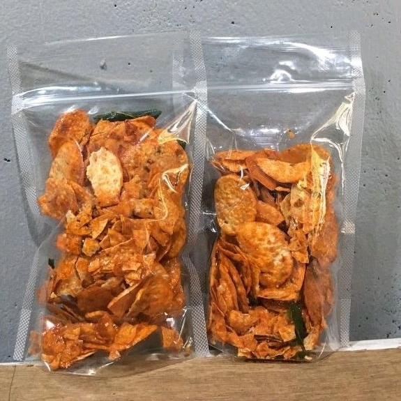 

OPAK PEDAS DAUN JERUK | Isi 250 Gr | Snack Viral Aceh