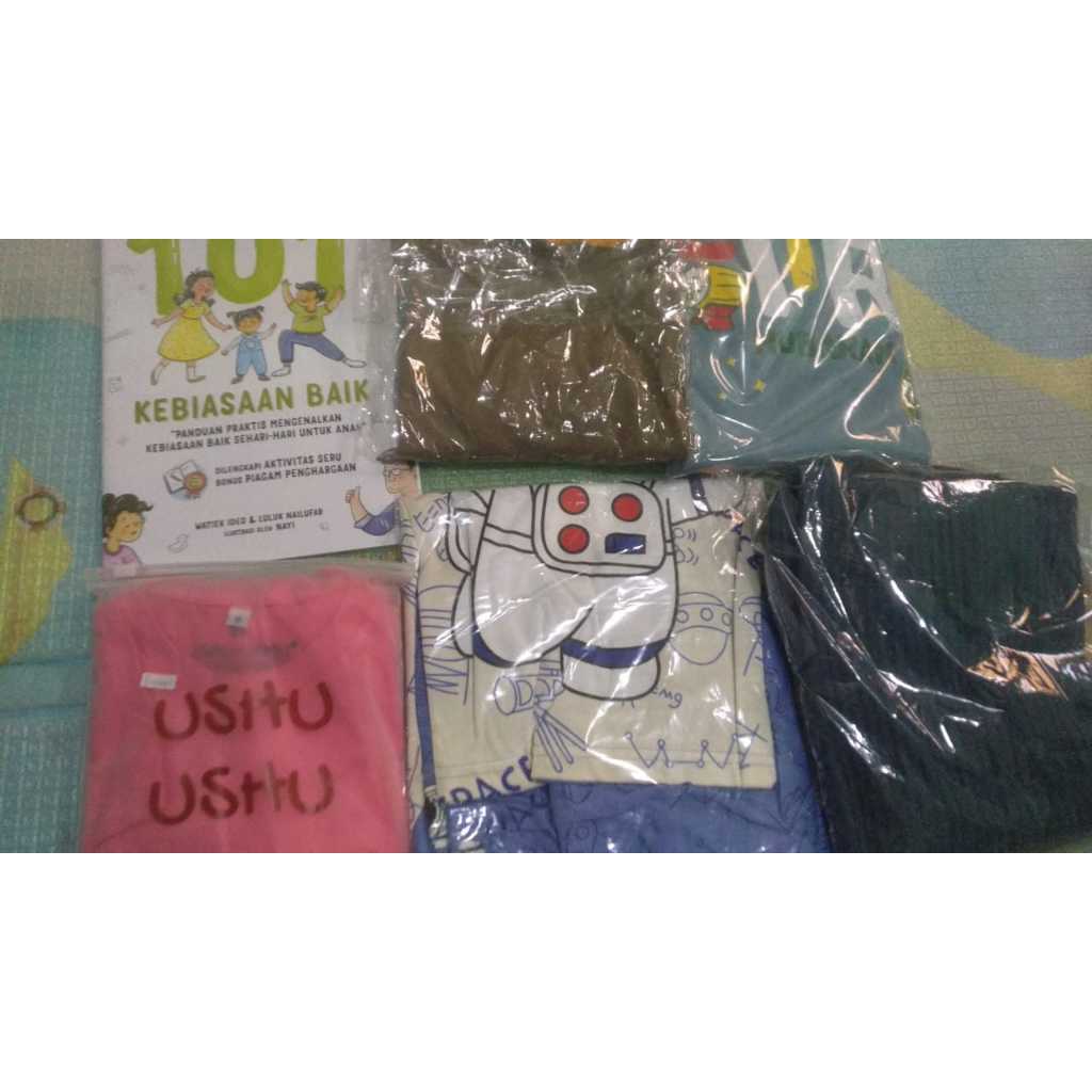 Paket Kaos Ushu-ushu dan Buku 100 Kebiasaan Baik