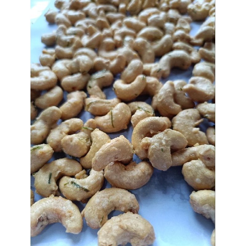 

Kacang mete Wonogiri Varian Rasa Krispi 1kg