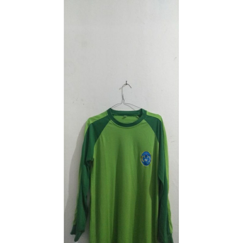 seragam olahraga sekolah preloved