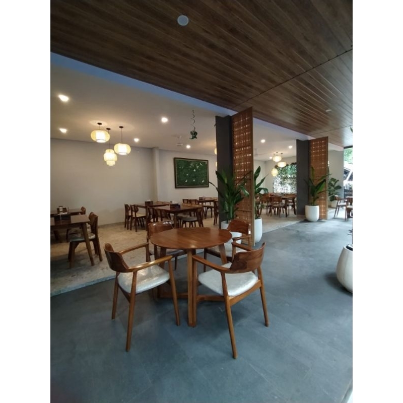 set meja makan,meja makan oval,meja makan minimalis