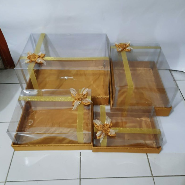 

PROMO TERBATAS Kotak Hantaran Seserahan Mika Tinggi Pita isi 4 Warna gold