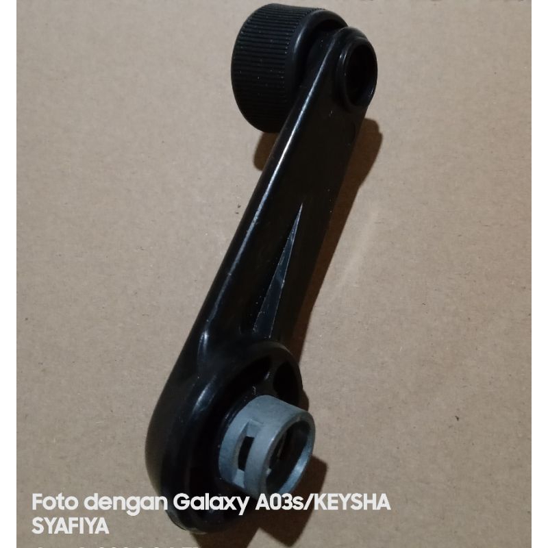 handle putaran kaca mobil toyota kijang