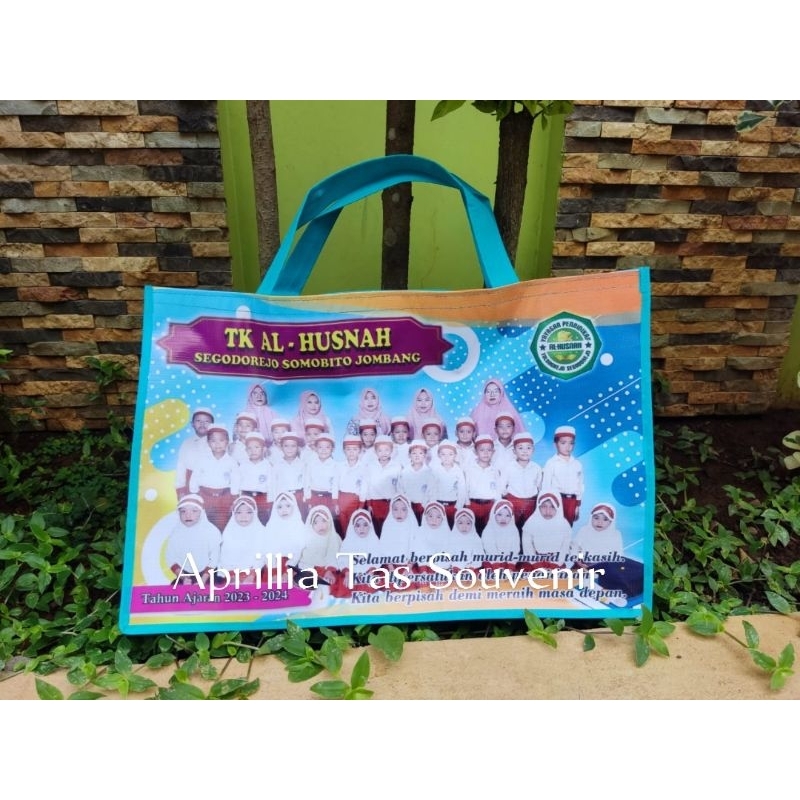 

Goodie bag Wisuda, Tas Hampers, Tas Kelulusan, Tas Souvernir landscape