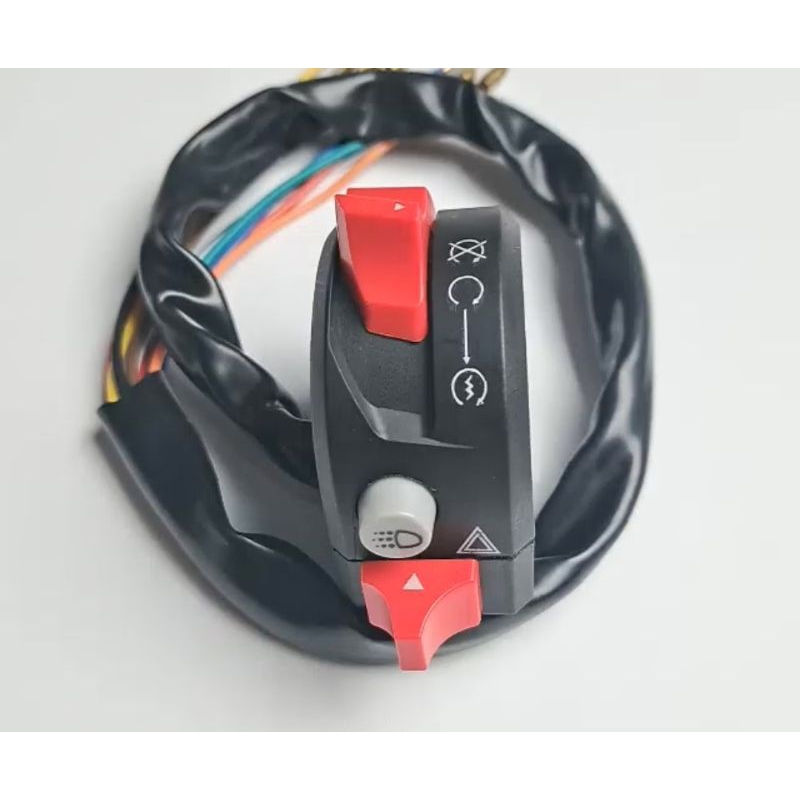 Saklar Universal 3 Tombol KG- 067