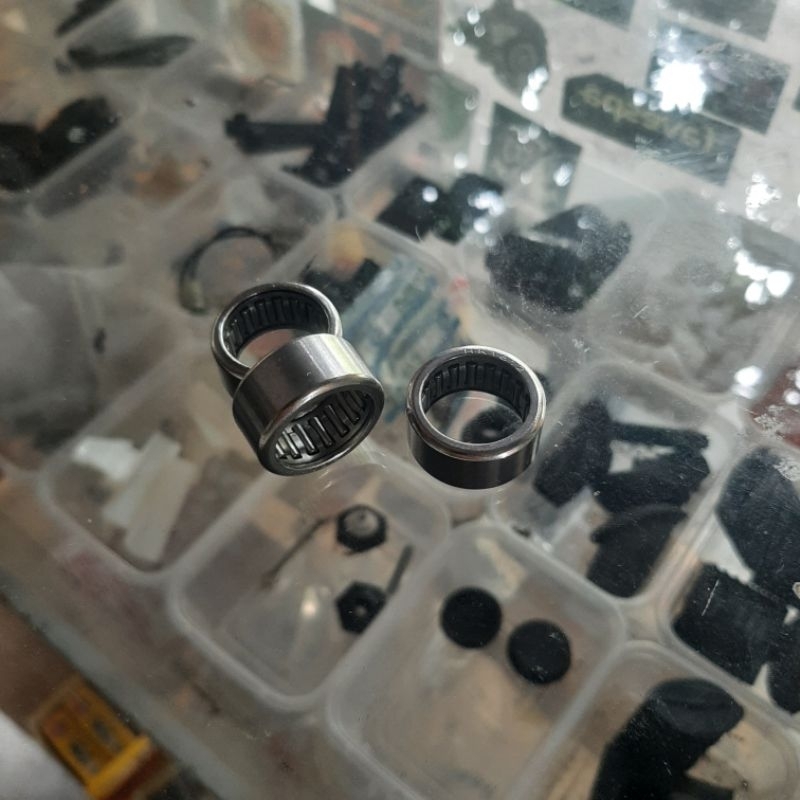 laher bambu tutup tromol depan vespa px tua