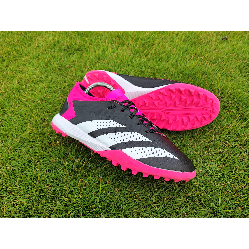 Sepatu Futsal Adidas Predator Accuracy.3 Low turf - Core Black White Team Shock Pink