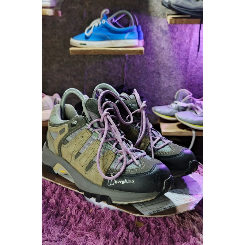 sepatu berghaus hiking