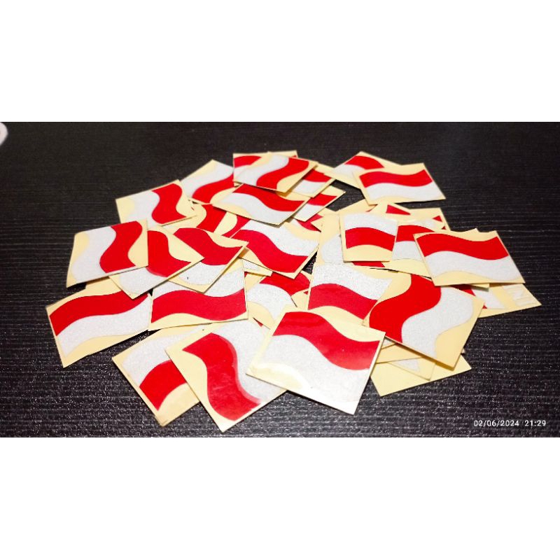 

sticker bendera indonesia gelombang, sticker merah putih,sticker pipi tahan air