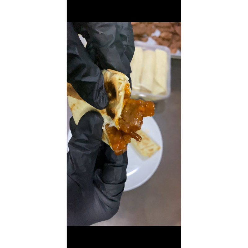 

paket mix kebab | satu box isi 2 kebab ori+2 kebab hot lava + 2 kebab choco lava total 6 kebab